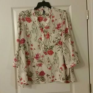 🐈Falls Creek Floral Tunic